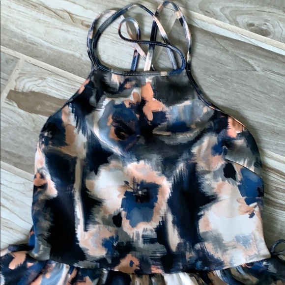 Spring dress - Picture 2 of 4